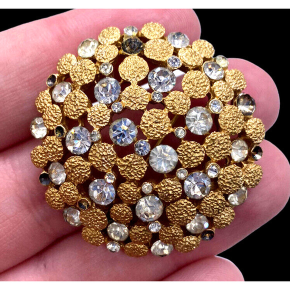 Vintage Crown Trifari Brooch Pin Encrusted Rhinestones Gold Clear Tone Round 2" - Picture 4 of 8